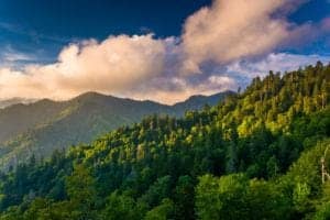 Scenic photo of the Smoky Mountains.