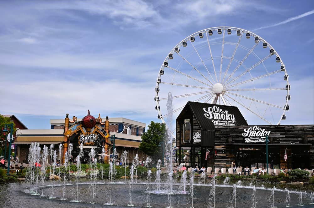 the island in pigeon forge wheel, ole smoky, fountain, and skyfly