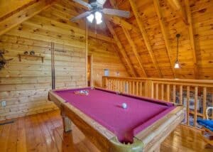 pool table in a cabin in pigeon forge tn